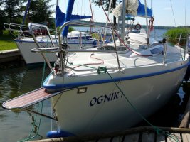 Jacht Tango 760 Charter