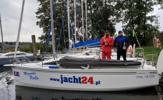  Nasza załoga z pucharem w Regatach MamertCup 2019 